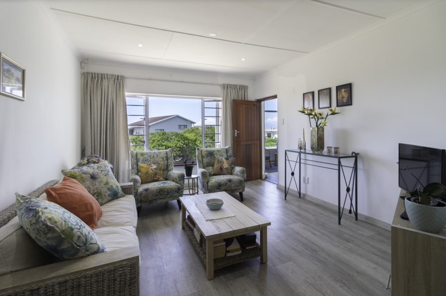 7 Bedroom Property for Sale in West Beach Eastern Cape